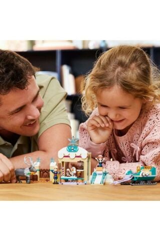 LEGO ® Disney Frozen Anna’nın Kızak Macerası 43256 - 4 Yaş ve Üzeri Yapım Seti (192 Parça)