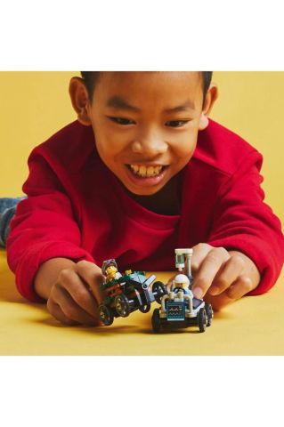 LEGO ®City Uçak, Hastane Yatağına Karşı Yarış Arabası Paketi 60459 - 5 Yaş Üzeri Yapım Seti (70Parça)