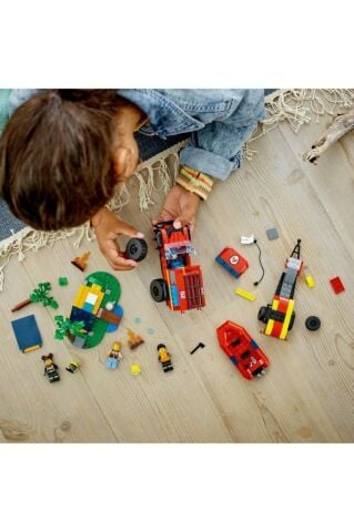 LEGO ® City 4x4 Kurtarma Botlu İtfaiye Kamyonu 60412 -  Yaratıcı Oyuncak Yapım Seti (301 Parça)