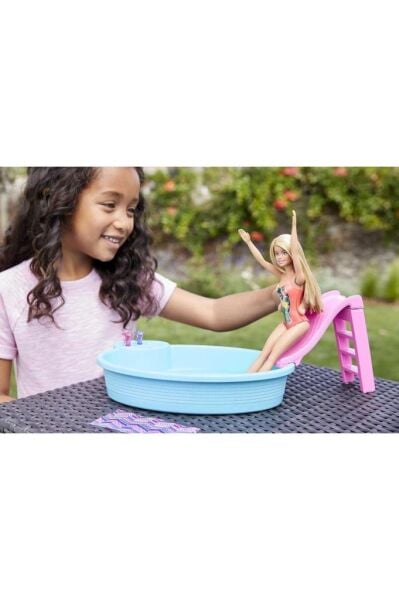 Barbie Eğlenceli Havuz