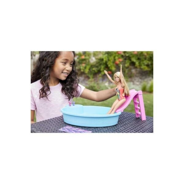 Barbie Eğlenceli Havuz