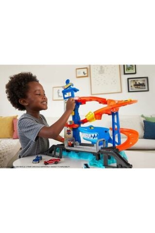 Hot Wheels City Köpek Balığından Kaçış Oyun Seti