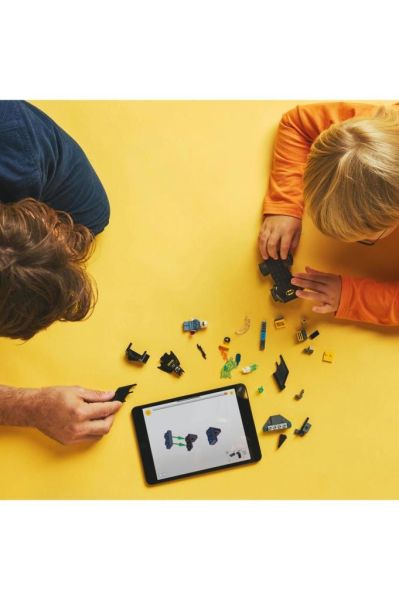 DC Batman™: Batman ve Batmobile™, Mr. Freeze™’e Karşı 76301 - 4 Yaş ve Üzeri Yapım Seti (63P)