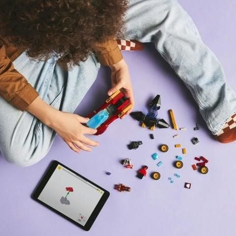 Marvel Iron Man Arabası ile Black Panther, Red Hulk’a Karşı İnşa Edilebilen Oyun Seti 76310