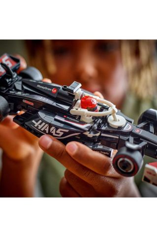 LEGO ® Speed Champions MoneyGram Haas F1® Team VF-24 Yarış Arabası 77250 10+ Oyuncak Yapım Seti (242 P)