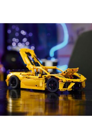 LEGO ® Technic Chevrolet Corvette Stingray 42205 - 9+ Araba İçeren Oyuncak Yapım Seti (732 Parça)