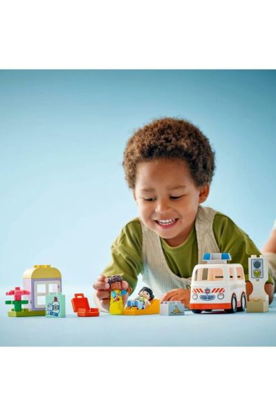 LEGO ® DUPLO® Ambulans ve Sürücü 10447 - 2 Yaş ve Üzeri Küçük Çocuklar için  Yapım Seti (19 Parça)
