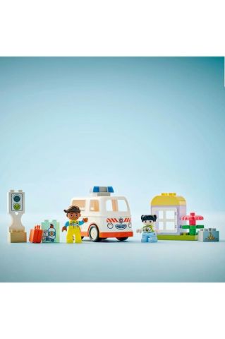 LEGO ® DUPLO® Ambulans ve Sürücü 10447 - 2 Yaş ve Üzeri Küçük Çocuklar için  Yapım Seti (19 Parça)