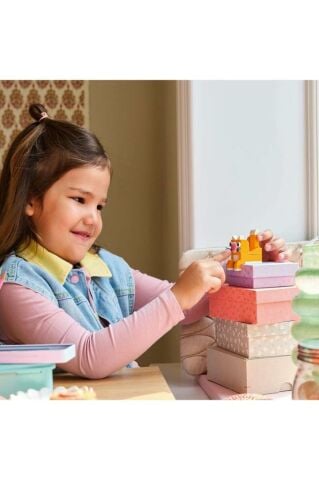 LEGO ® Classic Yaratıcı Mutlu Kutu 11042 - 5 Yaş ve Üzeri Oyuncak Yapım Seti (680 Parça)