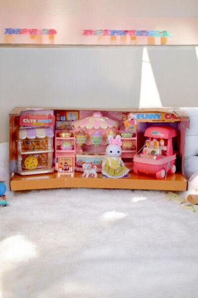 Mini Tavşan Ailesi Dondurma Dükkanı