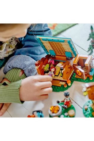 LEGO Yeni Friends Macera Kampı Şirin Kulübeler 42624, 7 Yaş ve Üzeri Çocuklar için Tilki Figürü