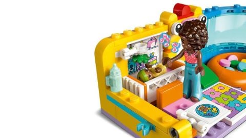 LEGO® Friends Aliya'nın Kız Kardeşinin Oyun Odası 42645