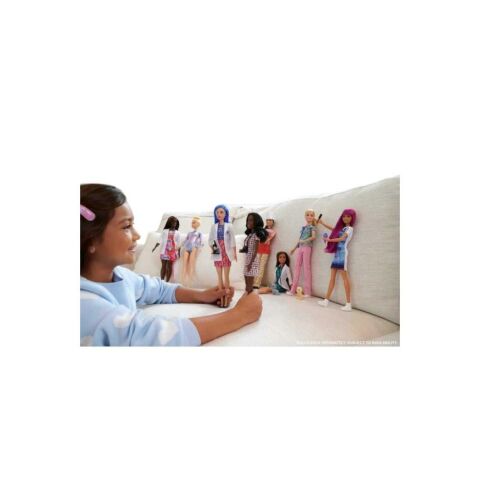 Barbie ® Kariyer Bebekleri Serisi - Hemşire | GTW39