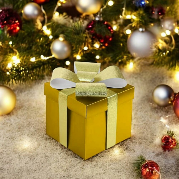 Yılbaşı Hediye Kutusu Gold Kurdeleli Altın 25 cm