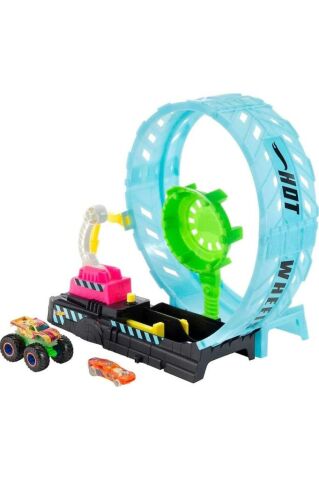 Hot Wheels Monster Trucks Karanlıkta Parlayan Çemberde Yarış Seti