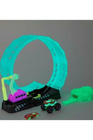 Hot Wheels Monster Trucks Karanlıkta Parlayan Çemberde Yarış Seti