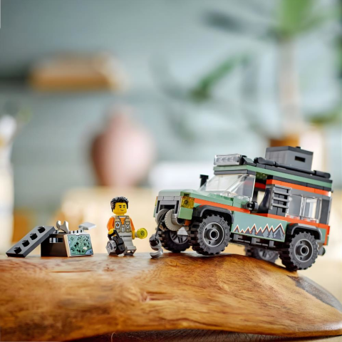 LEGO® City 4x4 Arazi Dağ Arabası Macera Oyuncağı 60447