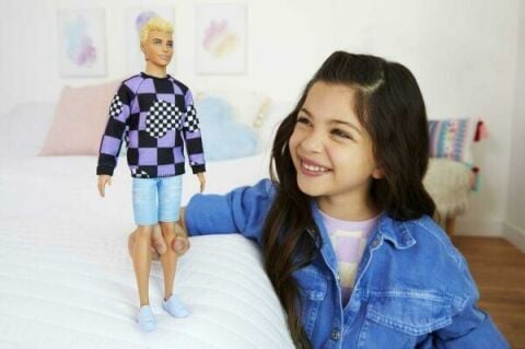 Barbie Yakışıklı Ken Bebekler DWK44