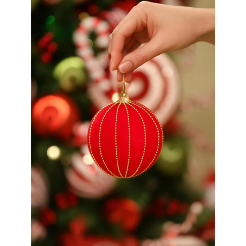 Kadife Yılbaşı Topu – Altın Boncuk Detaylı Çam Ağacı Süsü Kırmızı 10 cm 2'li