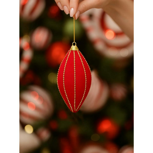 Kadife Yılbaşı Ağaç Süsü – Altın Boncuk Detaylı Damla Dekoratif Süs Kırmızı 8 cm 3'lü