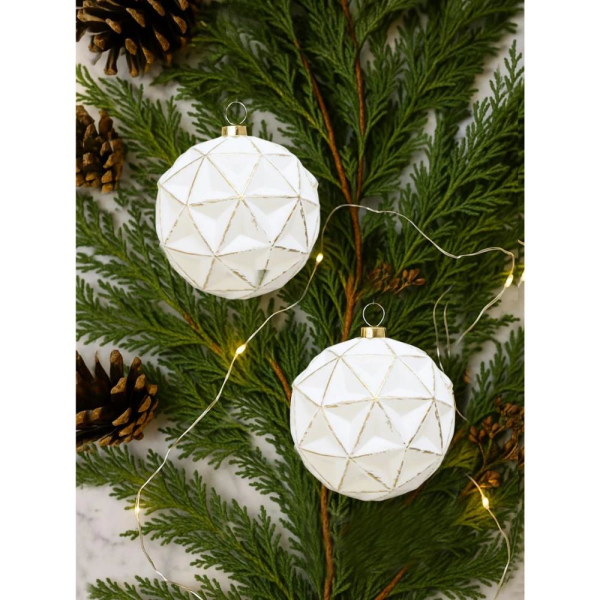 Yılbaşı Topu Geometrik Desenli Eskitme Detaylı Ağaç Süsü Beyaz 10 cm – 2'li Set
