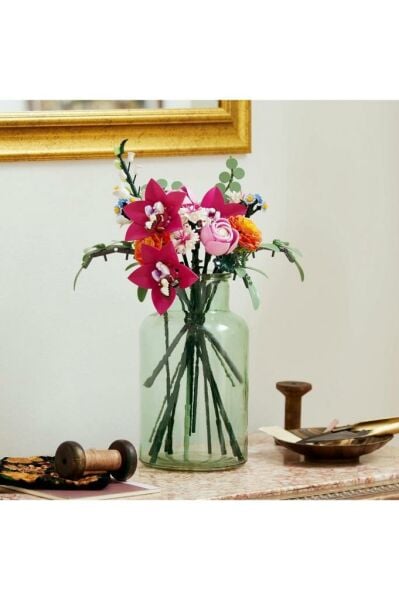 LEGO ® Botanicals Pembe Çiçek Buketi 10342 - Yetişkinler için Dekoratif Çiçek Yapım Seti (749 Parça)