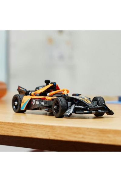 LEGO ® Technic NEOM McLaren Formula E Yarış Arabası 42169 -9 Yaş ve Üzeri İçin Yapım Seti (452 Parça)
