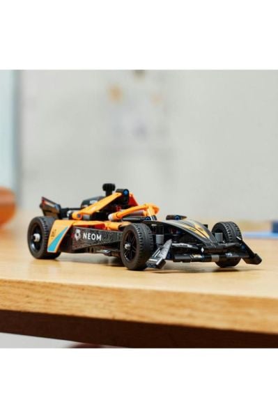 LEGO ® Technic NEOM McLaren Formula E Yarış Arabası 42169 -9 Yaş ve Üzeri İçin Yapım Seti (452 Parça)
