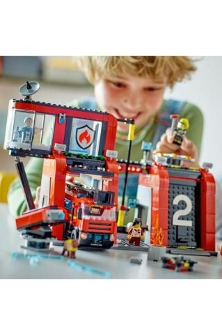 LEGO ® City İtfaiye Kamyonlu İtfaiye Merkezi 60414 -  Yaratıcı Oyuncak Yapım Seti (843 Parça)