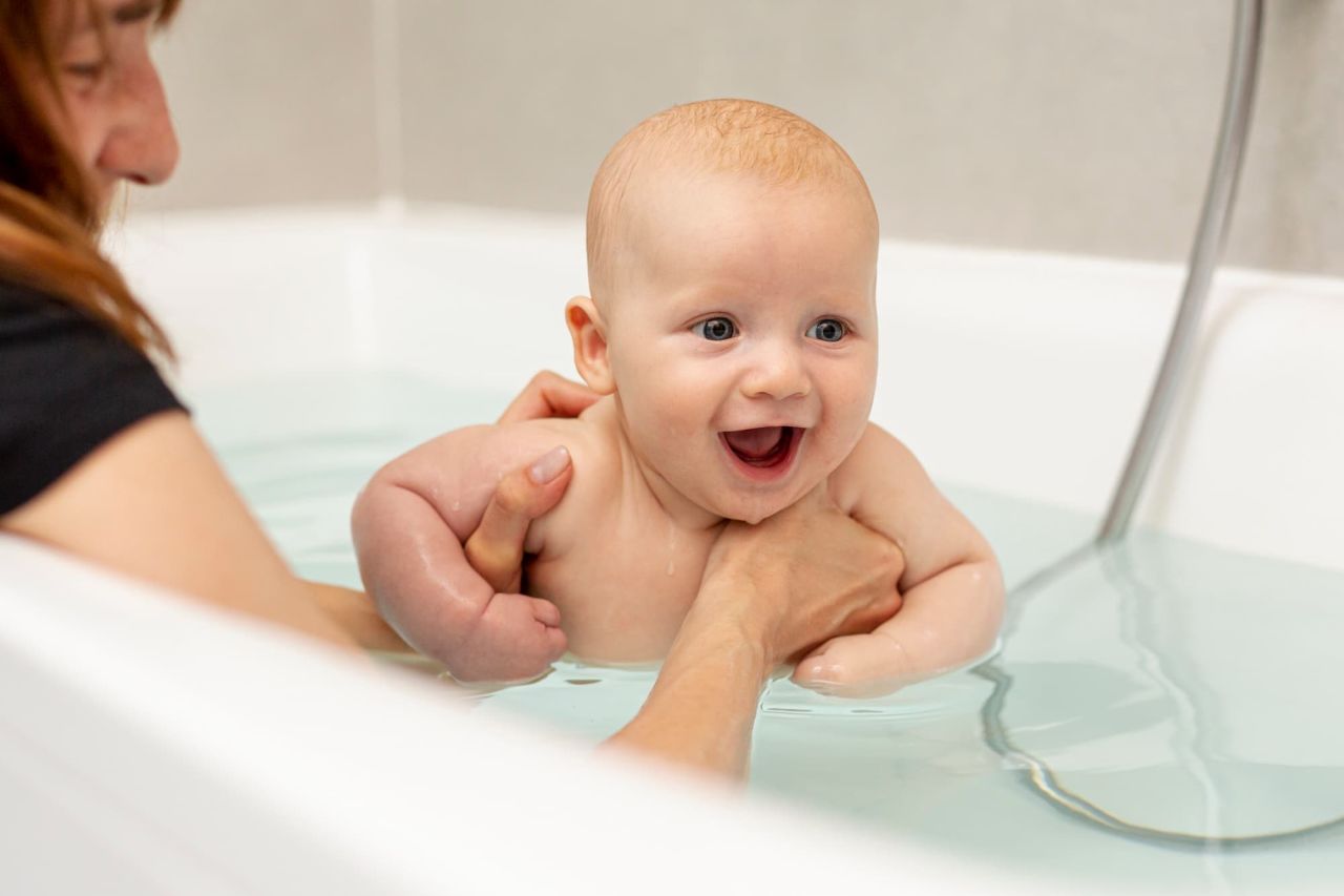 Yenidoğan Bebeklere Banyo Yaptırmanın İpuçları ve Püf Noktaları