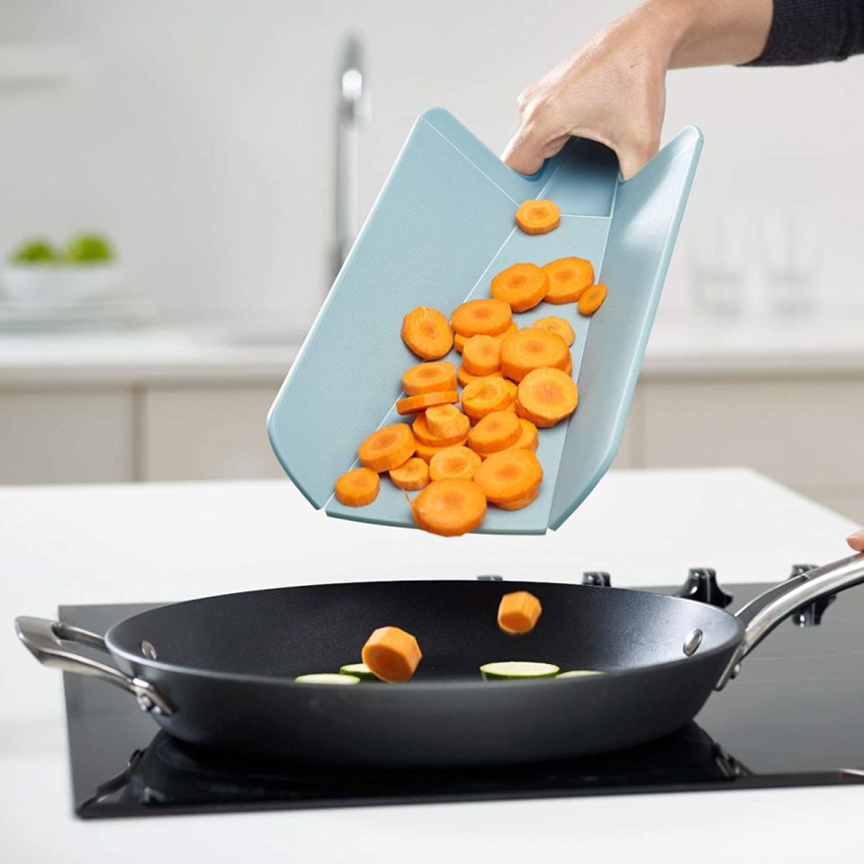 Joseph Joseph Chop2Pot™ Küçük Katlanır Kesme Tahtası - Kırmızı