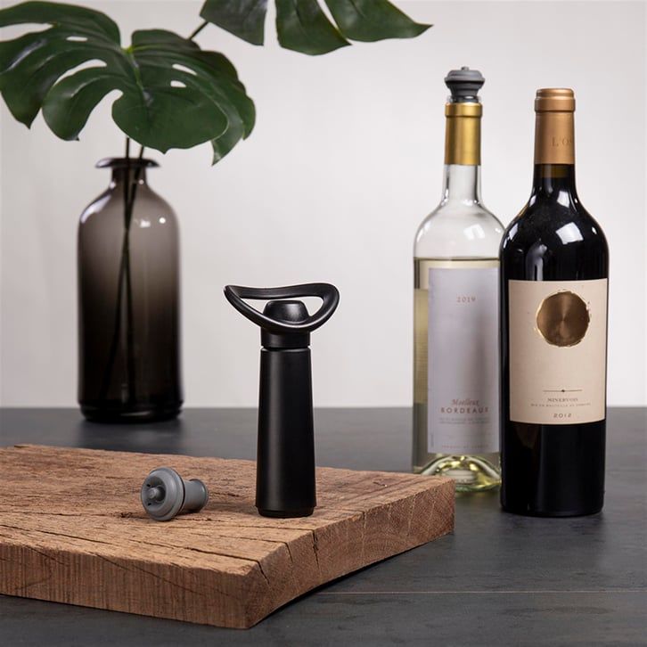 Vacu Vin Şarap Vakum Seti Concerto / Siyah (1 pompa + 3 tıpa + 1 dökücü)