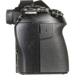 Olympus OM-D E-M1 Mark II + 25mm f/1.2 PRO Kit