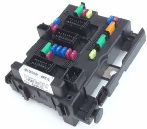 MOTOR İÇİ SİGORTA KUTUSU BERLİNGO-C3-C5-XSARA-XSARA PIC (DELPHI) 6500.Y1-9636079380-9657608580