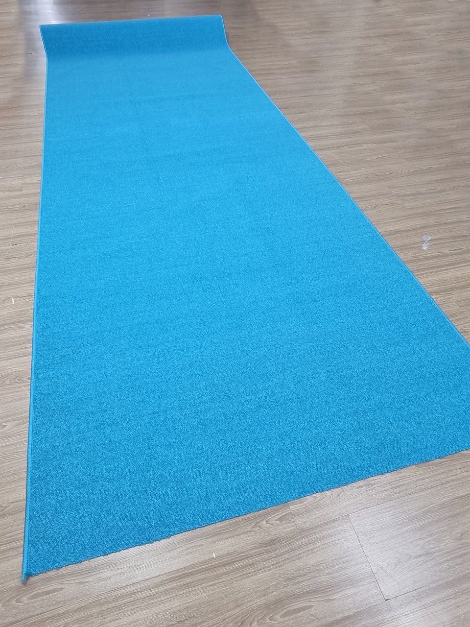 Confetti Protokol Turkuaz Kesme Yolluk Kesme Halı