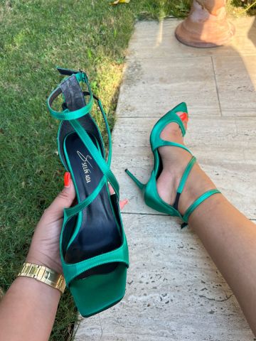 Atalanta Kadın Zümrüt Yeşil Saten Topuklu Ayakkabı