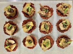 Mini Pancarlı Kadayıf Sepet içi Ördek Tandır, Hoison Sos ile