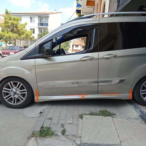 Ford Tourneo Courier Yan Marşpiyel (Plastik)