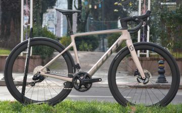 28 Scott Addict 30 Custom 24v Di2 H.Disk Fren Karbon Yarış Bisikleti