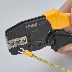 FSE – İzoleli Kablo Ucu Sıkma Pensesi 0,5-6mm² VSN-30J
