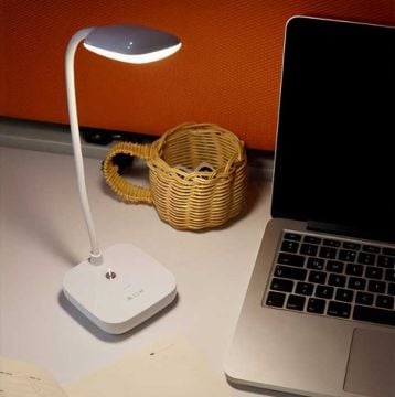 ACK AF11-10017 Dimli ve Dokunmatik Şarjlı LED Masa Lambası - 3 Işık Renkli (Beyaz + Ilık Beyaz + Gün Işığı)