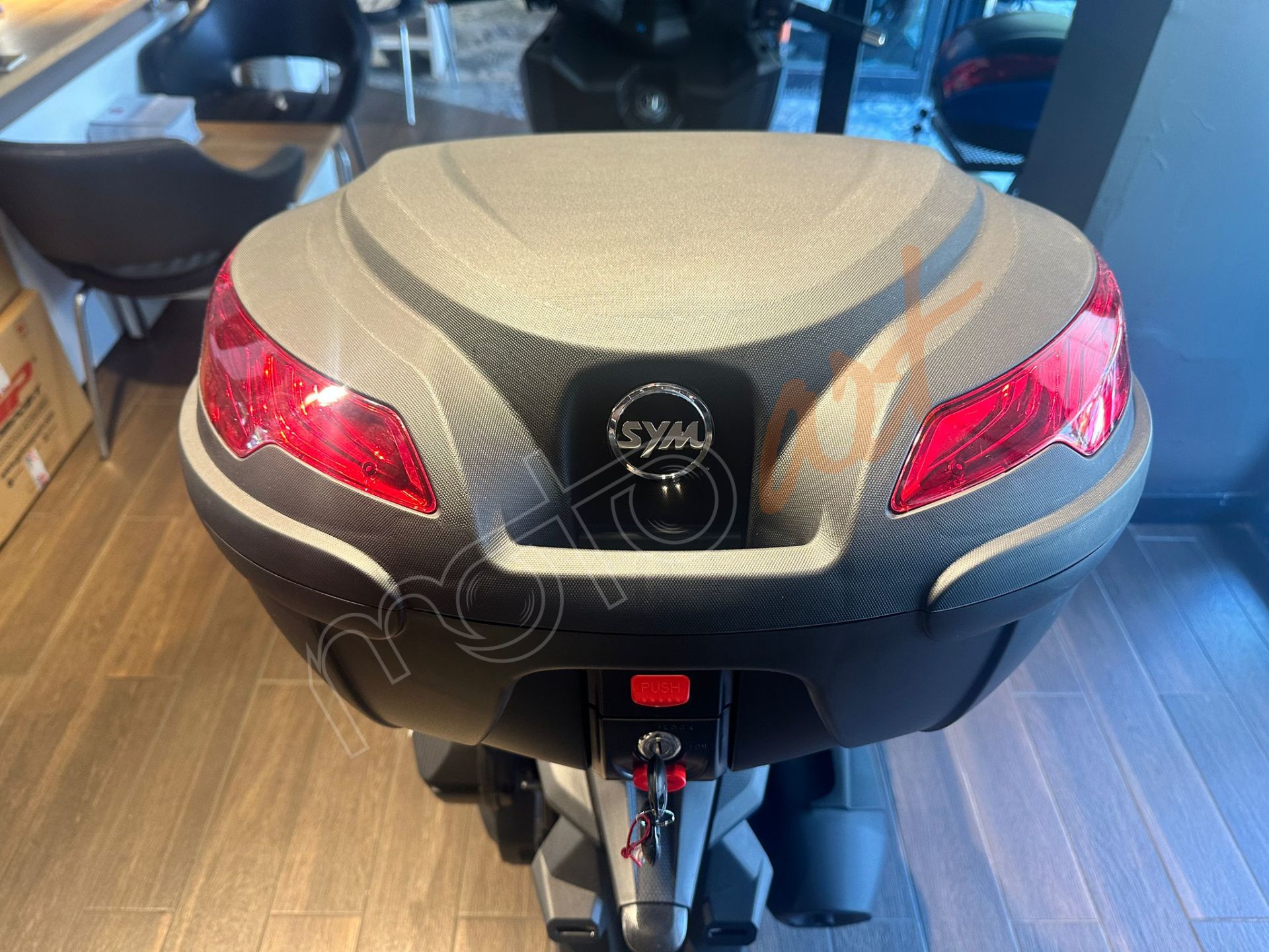 SYM ORJİNAL ÇANTA  TOPCASE 50 LT