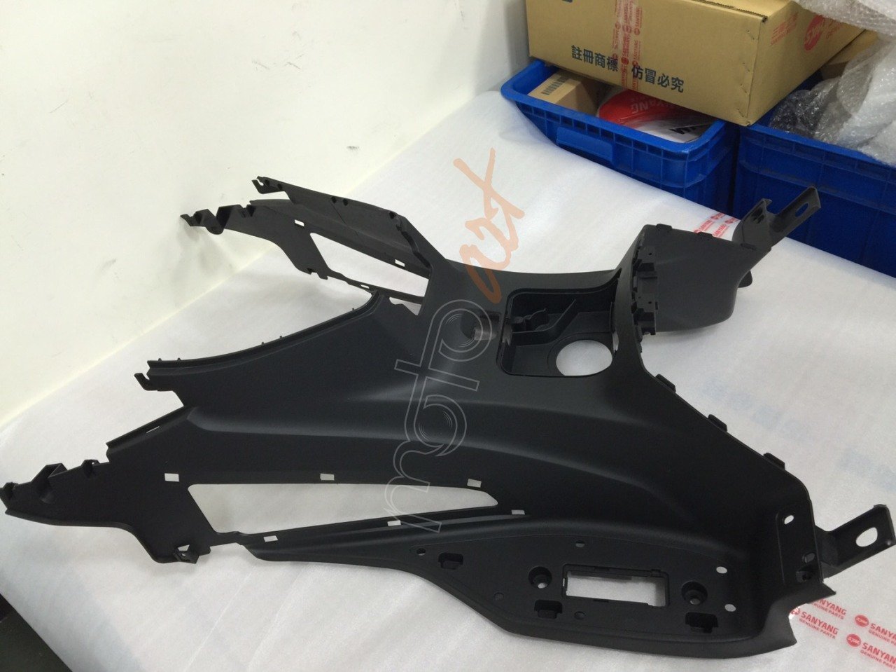 SYM FLOOR PANEL(BK-001U) JYMX200I