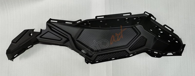 SYM_GRENAJ SURUCU AYAKBASMA ZEMIN PANEL SOL(L.)_ADET MOD.OZEL_ADX125_