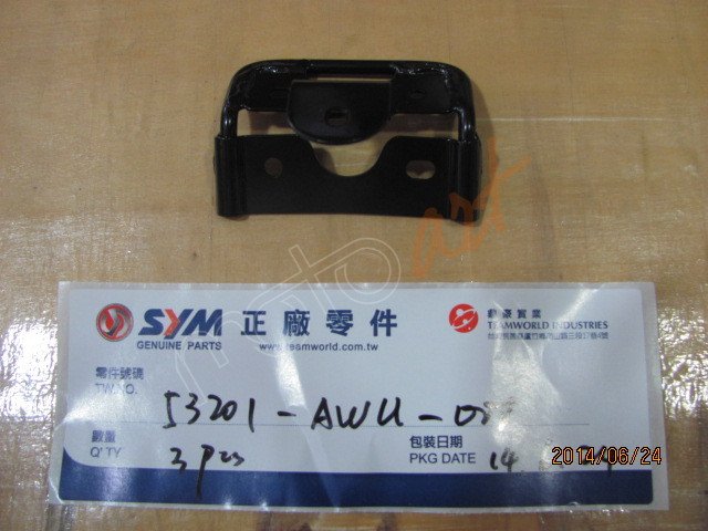 SYM METER VISOR STAY (CROX 125 )