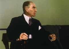 Kemal Atatürk  Tablo