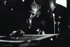 Atatürk  Tablo