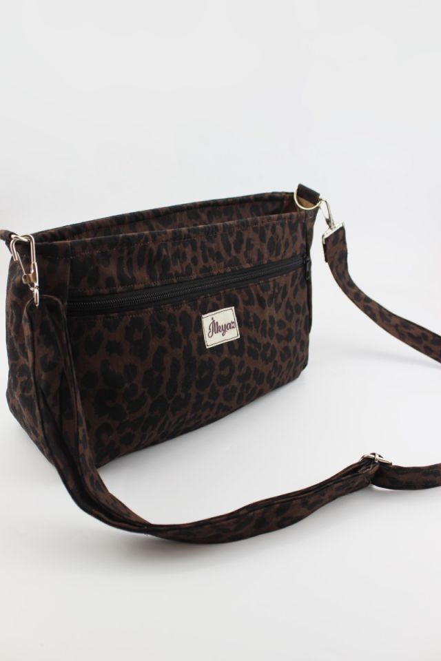 Leopar Desenli Acı Kahve Su Geçirmez Çapraz Kadın Omuz Çantası 28x20x10 Cm