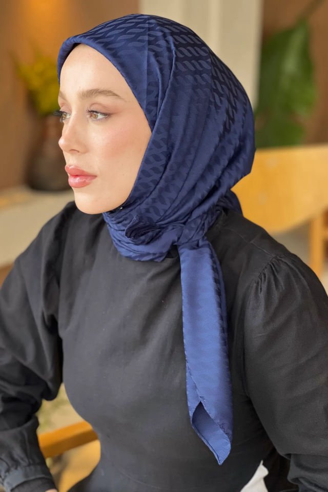 Damla Desenli İpeksi Jakar Eşarp - Lacivert