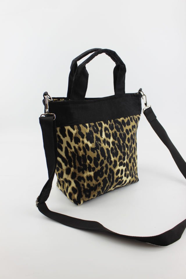 Leopar Desenli Keten Kumaş Çıtçıt Kapamalı Kadın El ve Omuz Çantası 30x23x10 Cm